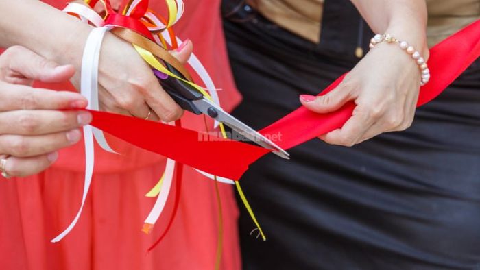 Lựa chọn ngày khai trương phù hợp phong thủy sẽ mở đường cho tài lộc dồi dào