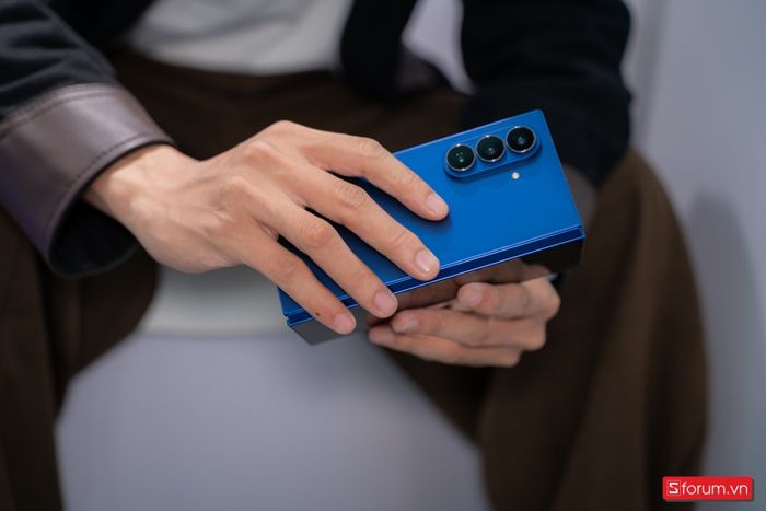 Không hỗ trợ S Pen giúp Galaxy Z Fold7 đạt được thiết kế mỏng nhẹ và bền bỉ hơn