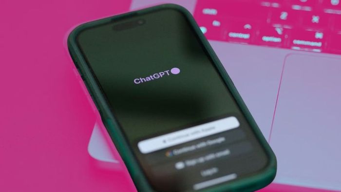 Đối chiếu hai công cụ AI: và Mini