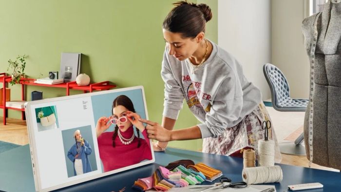 Điểm nổi bật là viên pin tích hợp cho phép sử dụng đến 4 giờ liên tục