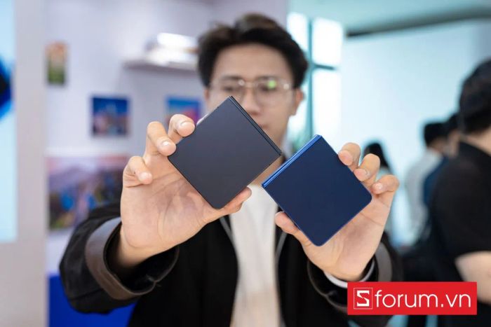 Phiên bản Galaxy Z Flip 7 màu đen Jet