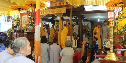 Nghi lễ cúng 49 ngày