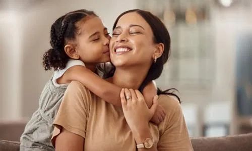 Người mẹ nhân hậu vun đắp nếp nhà đức độ