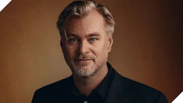 Đứng sau thành công của dự án là đạo diễn lừng danh Christopher Nolan - cha đẻ của loạt phim kinh điển từ Memento, Inception đến Interstellar và gần đây nhất là Oppenheimer.