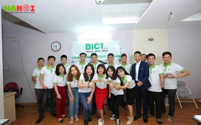 Cong-ty-tnhh-bictweb-Mytour