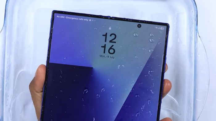 Samsung đưa Galaxy Z Fold7 vào thử thách độ bền thực tế