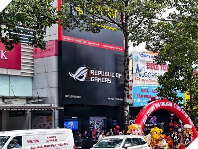 Lần đầu tiên, ASUS Republic of Gamers mở cửa hàng độc quyền ROG tại thị trường Việt Nam