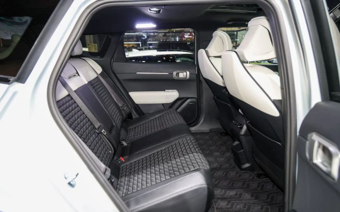 Kia EV4 2026 7.jpg