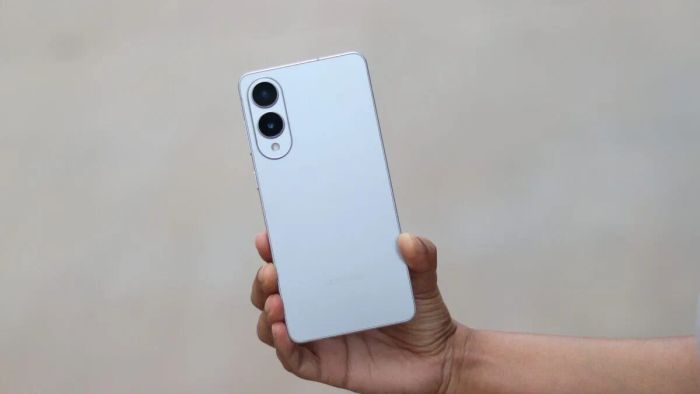 Điểm nhấn trên Galaxy S26 Edge là thiết kế mỏng nhẹ hơn đi kèm viên pin dung lượng lớn hơn