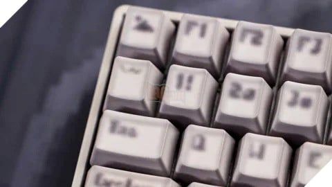 BLUR Basecamp 75+: Ngoại hình mờ ảo độc đáo đi cùng hiệu năng làm việc đáng tin cậy