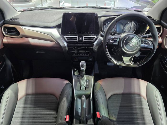 Suzuki FRONX 2025 6.jpg