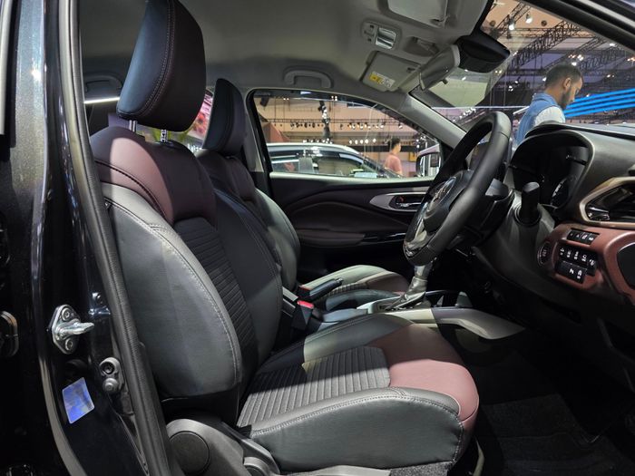 Suzuki FRONX 2025 8.jpg
