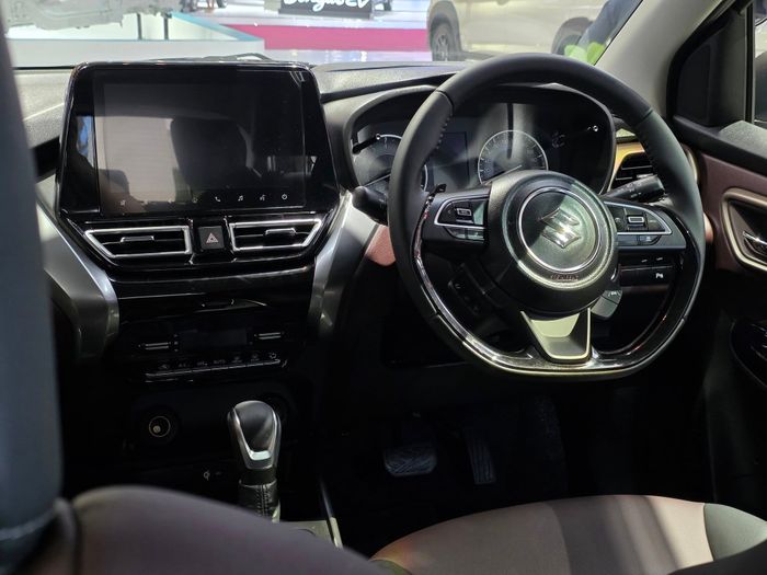 Suzuki FRONX 2025 7.jpg