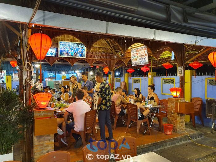 Bánh Xèo Giếng Bá Lễ - Địa chỉ: 45/51 Trần Hưng Đạo