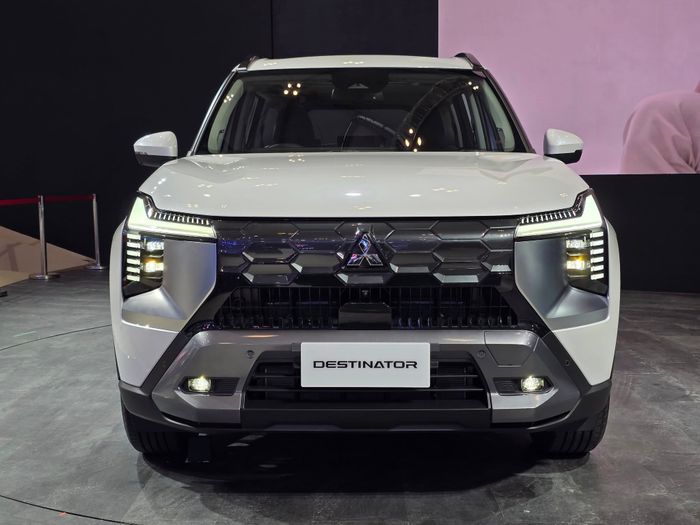 Mitsubishi Destinator 2026 all new 7.jpg