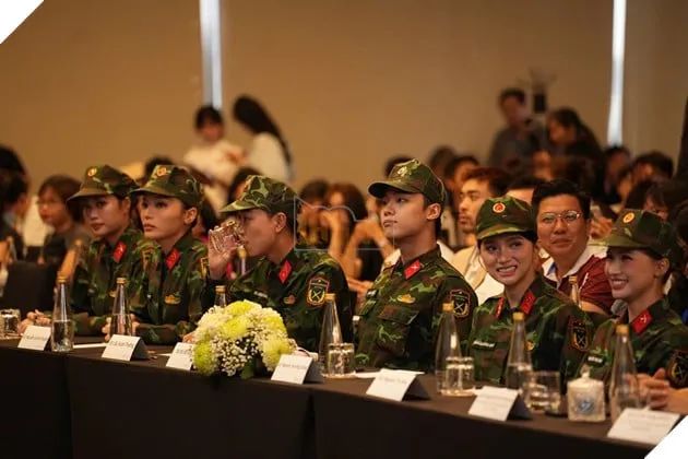 Mùa giải này chứng kiến sự tham gia của 30 ngôi sao nghệ thuật