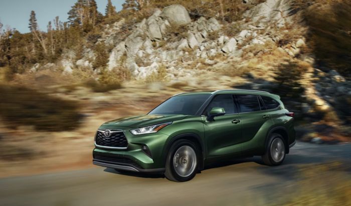 toyota-expands-ev-lineup-the-highlander-goes-electric-as-lineup-transforms-by-2028-255308_1.jpg