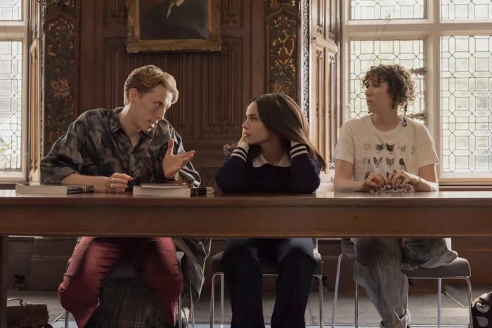 Một nhà phê bình đã nhận xét hài hước rằng Năm Oxford Của Tôi giống như video quảng cáo du học Anh thu nhỏ