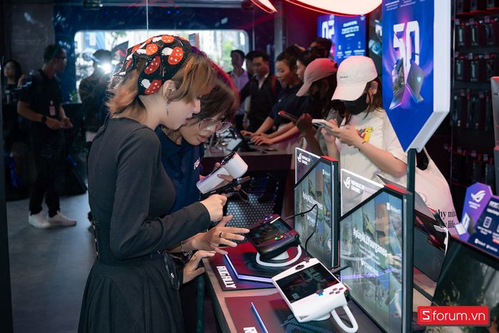 ASUS chính thức ra mắt cửa hàng Exclusive Store đầu tiên ở TP.HCM