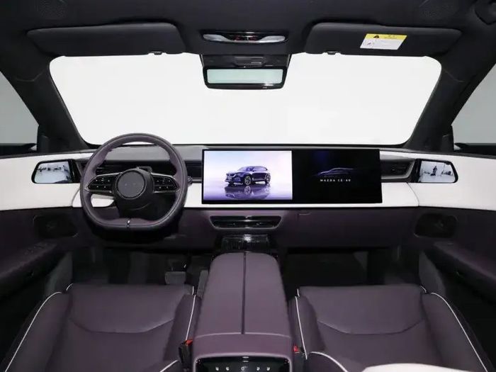 Mazda EZ-60 4.jpg