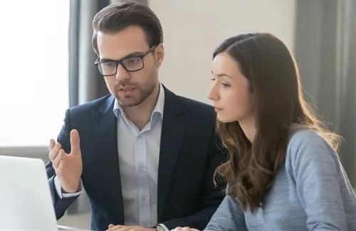 Trong công việc cần chuyên tâm