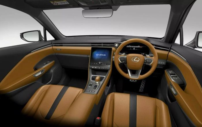 Lexus LBX 6.jpg