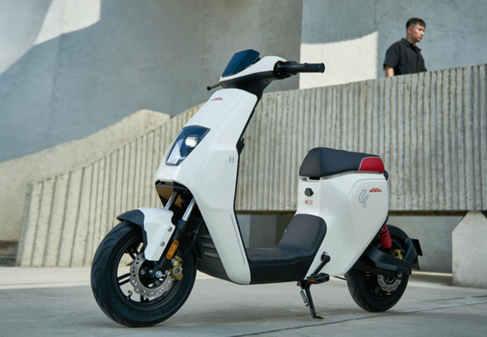 xe máy điện Honda 2025-08-09 lúc 17.18.25.png