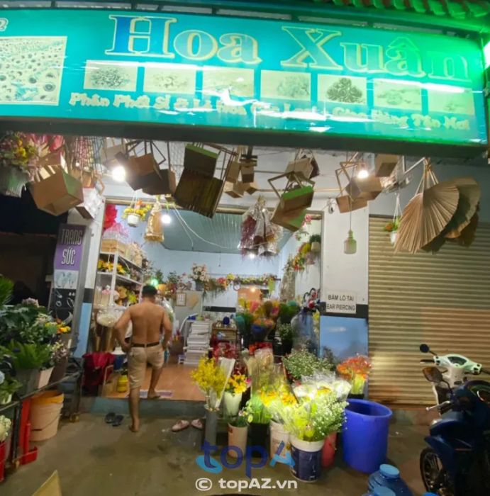Tiệm hoa Hoa Xuân – 40 đường Hải Thượng Lãn Ông