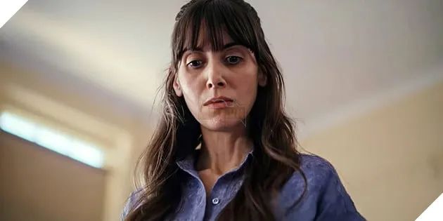 Nữ diễn viên tài năng Alison Brie trong khung hình