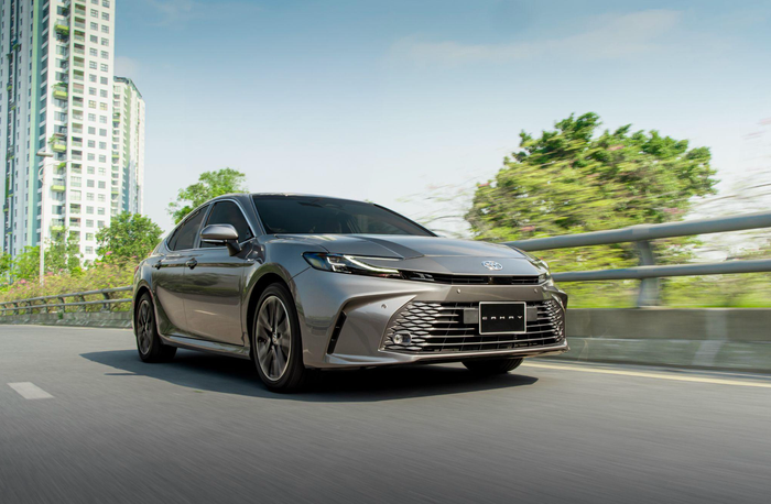 toyota-camry-02.png