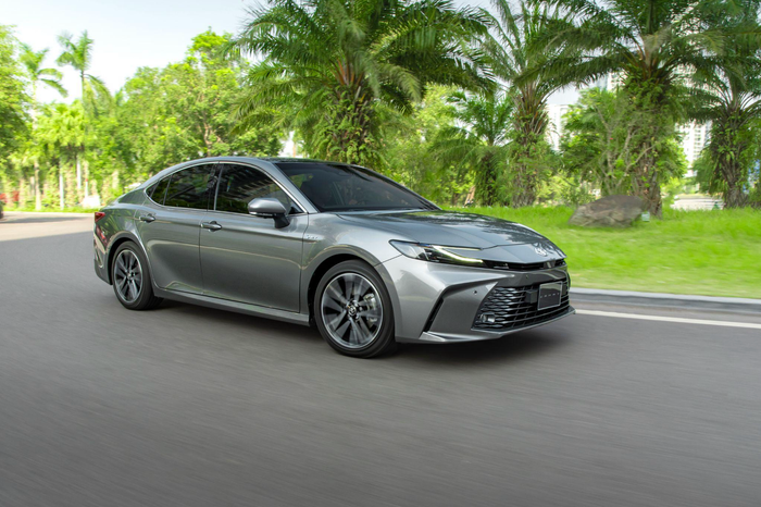 toyota-camry-01.png