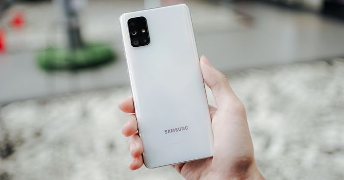 Samsung-A71-gia-bao-nhieu