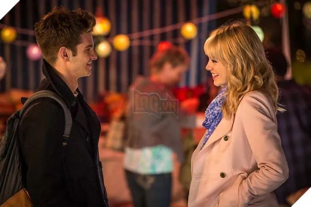 Cảnh quay đáng nhớ của Andrew Garfield và Emma Stone trong tác phẩm The Amazing Spider-Man