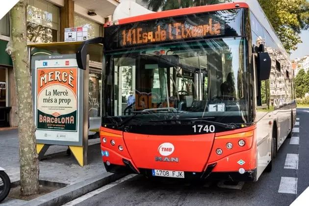 Tuyến xe buýt V3 ở Barcelona đã hoàn thành 5 năm hoạt động nhờ vào nguồn năng lượng bền vững được tạo ra từ việc tái chế chất thải hữu cơ của con người.