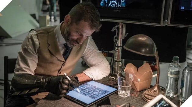Đạo diễn Zack Snyder trong một khung hình