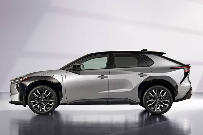 Toyota_BZ4X_Minorchange_2025_007_1-1.jpg