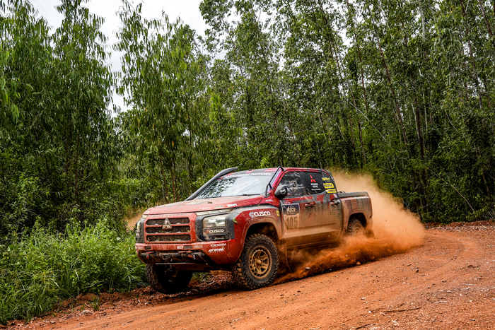 Mitsubishi Triton (5).png