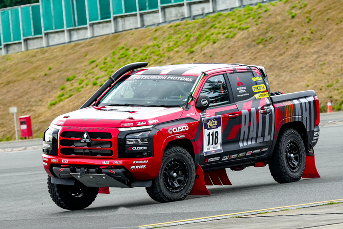 Mitsubishi Triton (7).png