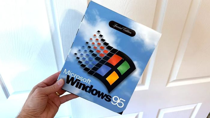 Mặc cho mức giá niêm yết ban đầu khá đắt đỏ, Windows 95 vẫn đón nhận một thành công vượt trội.