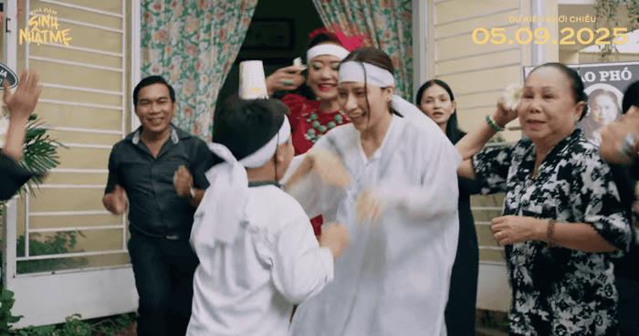 Bầu không khí đám tang kỳ lạ tại gia đình mẹ Tâm