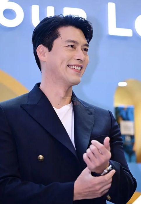 Không chỉ nhận được mức thù lao cao ngất cho mỗi dự án, Hyun Bin còn sở hữu một danh mục hợp đồng đại sứ ấn tượng với vô số thương hiệu cao cấp hàng đầu thế giới.