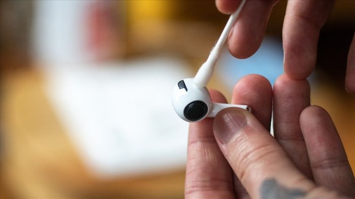 sua-tai-nghe-Bluetooth-2