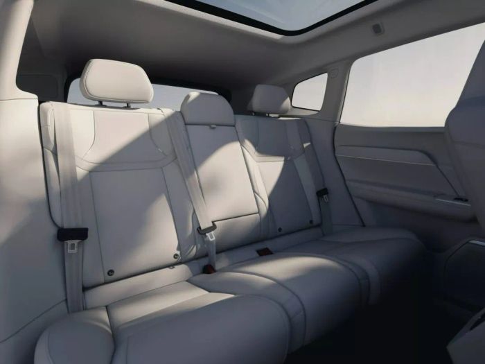 Volvo XC70 10.jpg