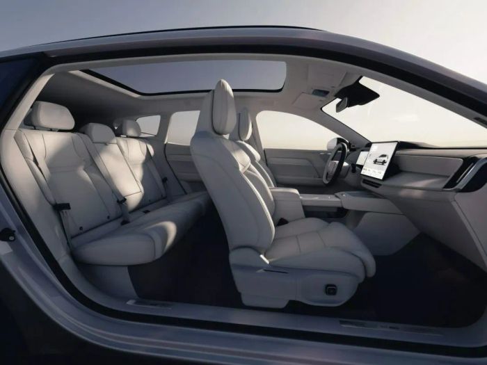 Volvo XC70 9.jpg