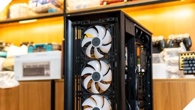 Đánh Giá Corsair Frame 5000D RS ARGB: Thiết Kế Tối Ưu Cho Không Gian Lắp Tản Nhiệt 7
