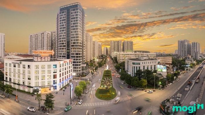Hệ thống cơ sở hạ tầng kỹ thuật và hạ tầng xã hội đóng vai trò quan trọng trong việc định hình giá trị bất động sản