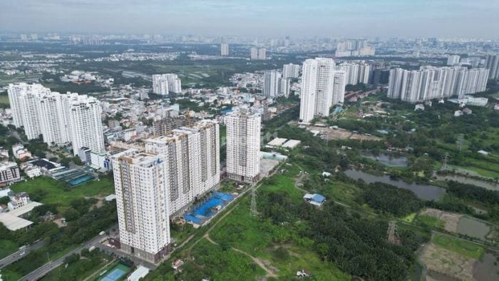 Tốc độ gia tăng dân số nhanh chóng đã thúc đẩy nhu cầu nhà ở tăng vọt tại địa bàn xã Nhà Bè và Phước Kiển.