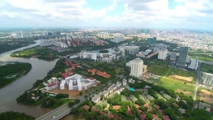 Sau quá trình sáp nhập, huyện Nhà Bè hiện được phân chia thành 2 đơn vị hành chính là xã Nhà Bè và xã Hiệp Phước.