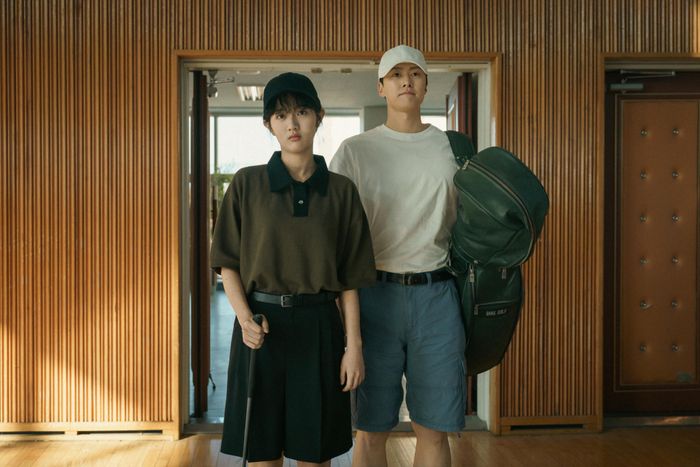 Yun Seok bị cuốn theo sự sôi nổi, nhiệt tình của Se Ri lúc nào không hay