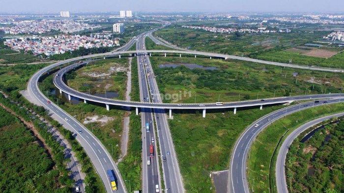 Sự phát triển của hạ tầng và giao thông đô thị có ảnh hưởng trực tiếp đến giá trị bất động sản tại huyện Thanh Trì sau khi sáp nhập